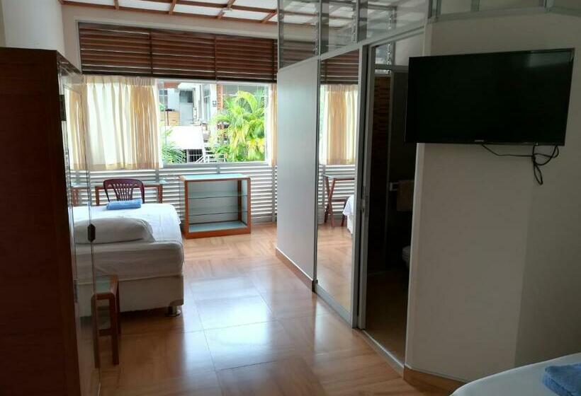 اتاق خانوادگی, La Casa Del Italiano