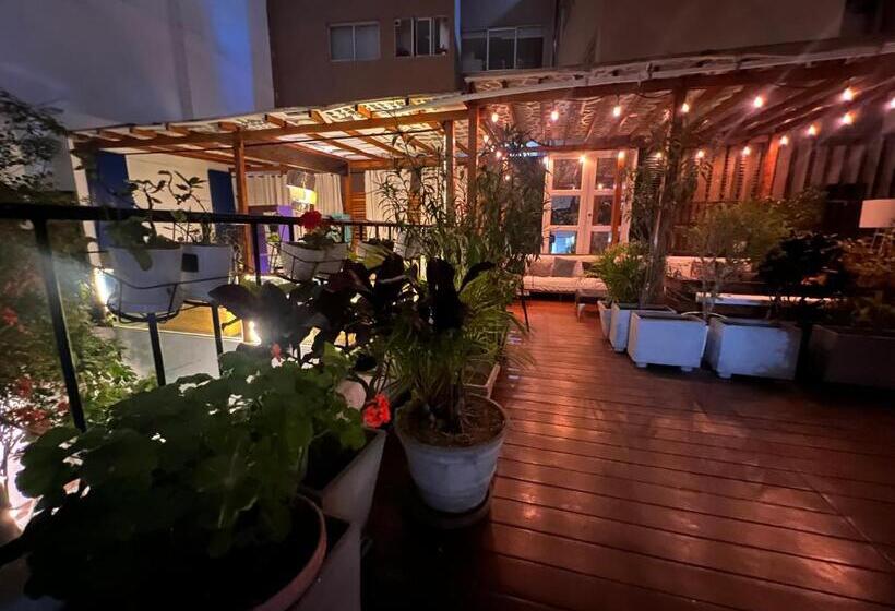 غرفة قياسية ثلاثية, La Casa Del Viajero