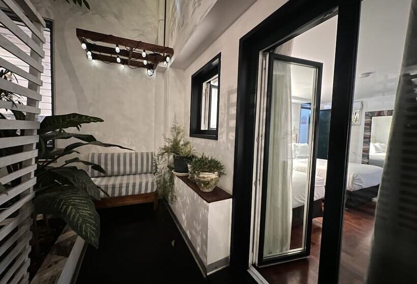 패밀리 룸, La Casa Del Viajero