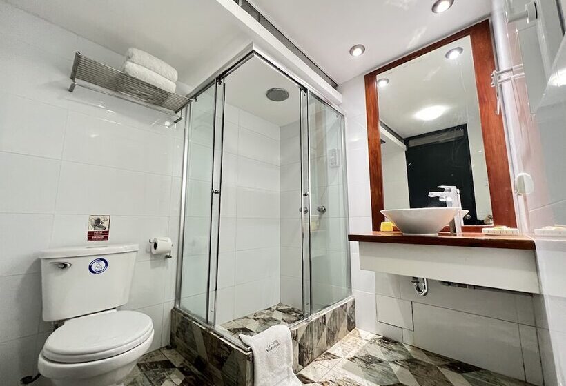 패밀리 룸, La Casa Del Viajero