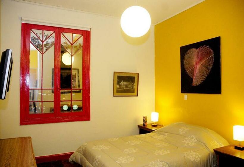 اتاق لوکس, Flying Dog Hostel