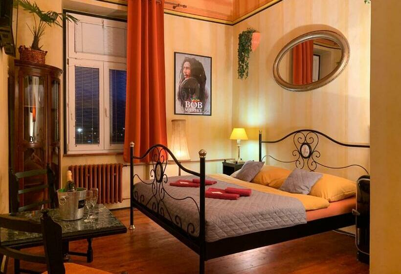 스탠다드 룸, Cade