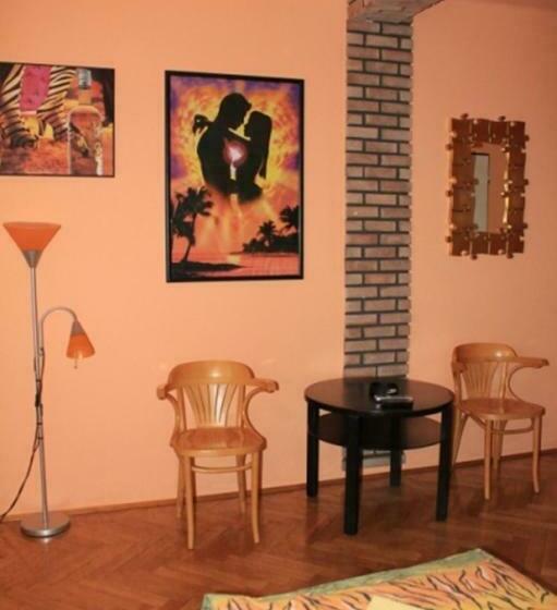 스탠다드 트리플 룸, Cade