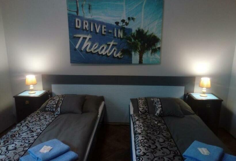 스탠다드 룸, Cade