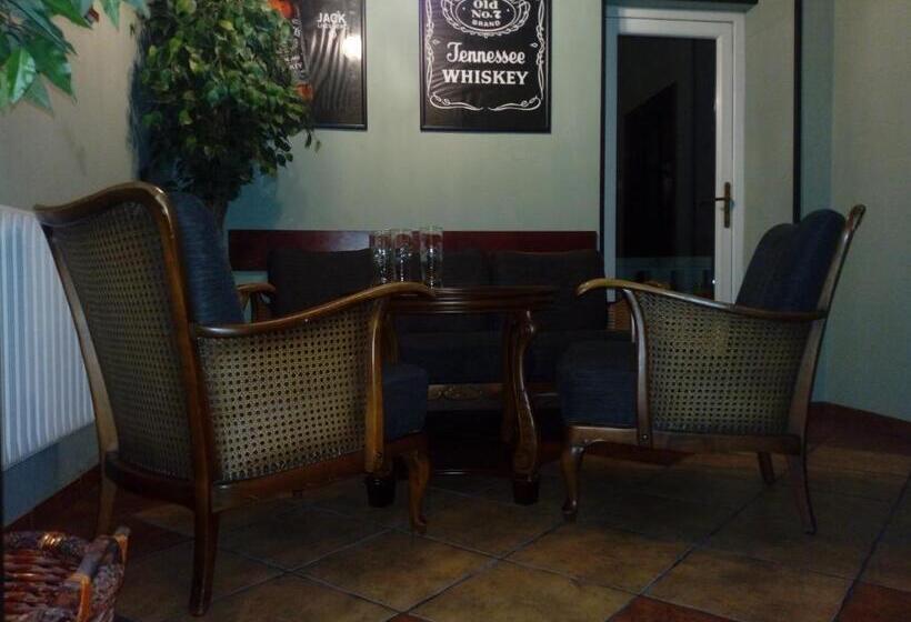 스탠다드 트리플 발코니 룸, Cade