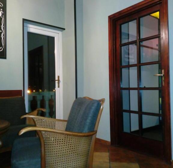 스탠다드 트리플 발코니 룸, Cade