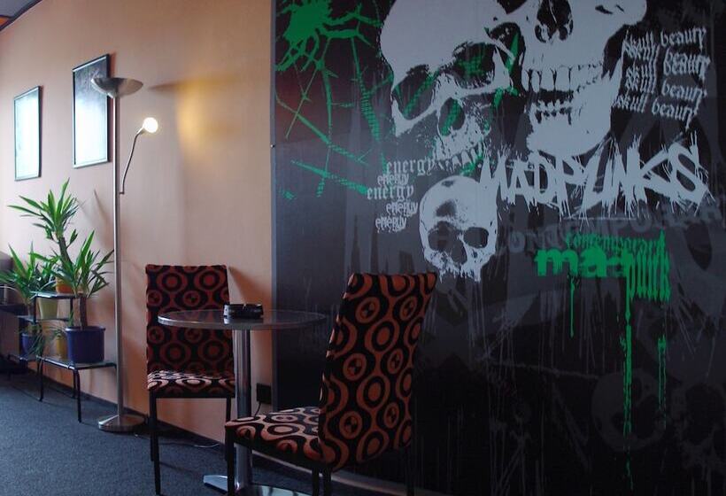 스탠다드 룸, Cade