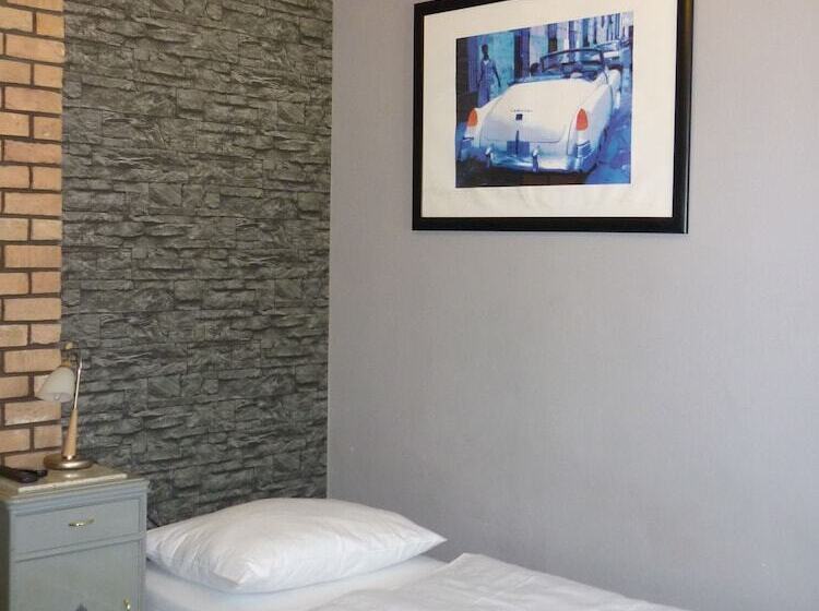 스탠다드 싱글 룸, Cade