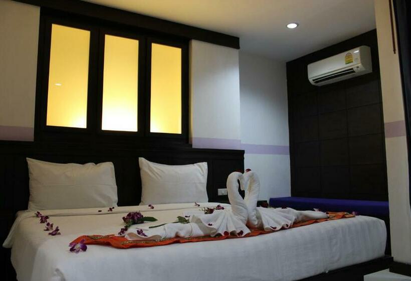 발코니 디럭스 룸, Chana