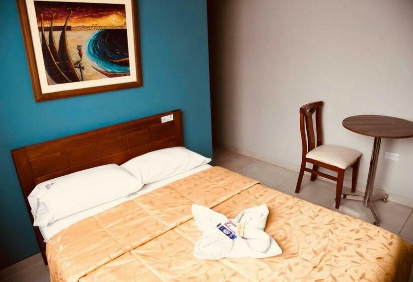 Номер Стандарт, Jorge Chavez