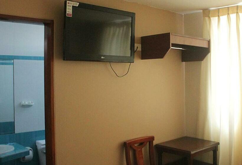 Номер Стандарт Индивидуальный, Jorge Chavez