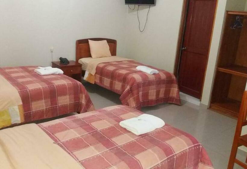 اتاق کلاسیک سه تخته, Jose Antonios Inn