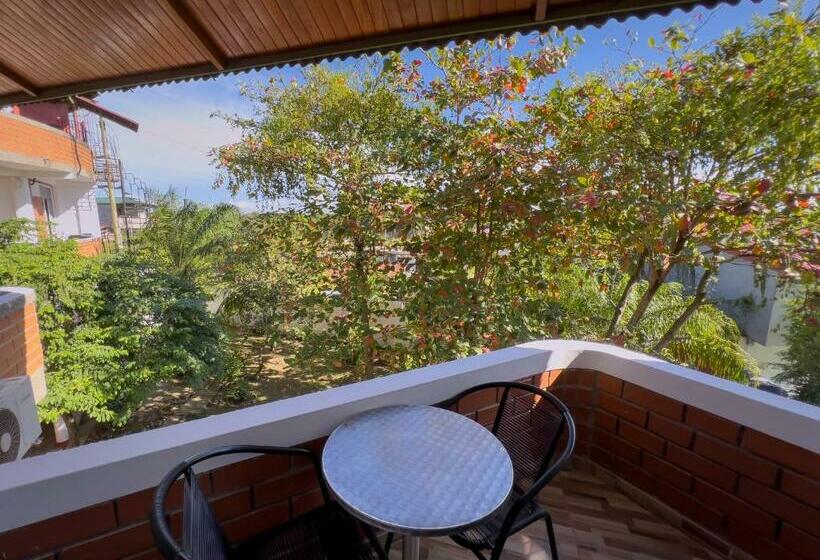 家庭间, Los Gavilanes