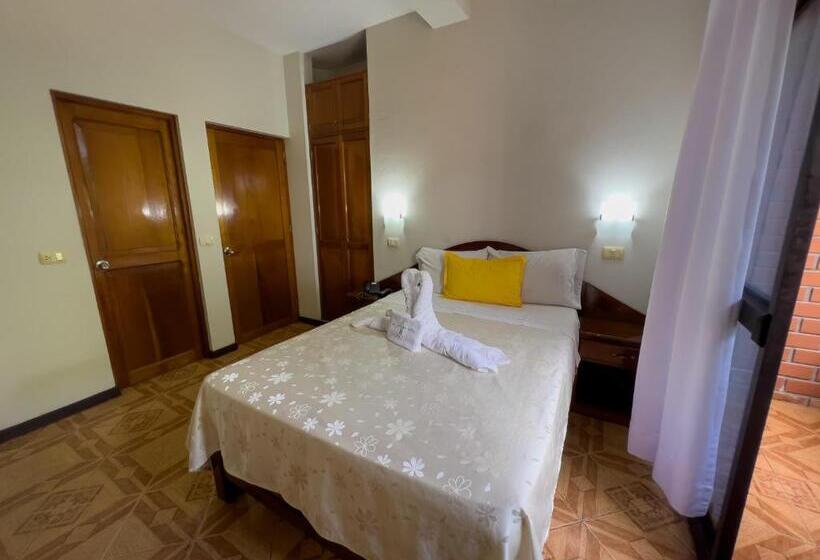 标准间, Los Gavilanes