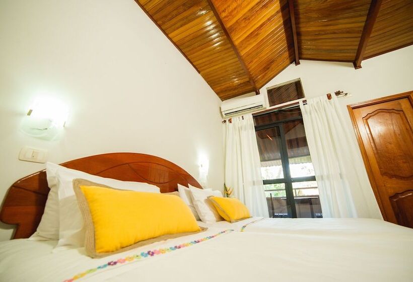 标准间, Los Gavilanes