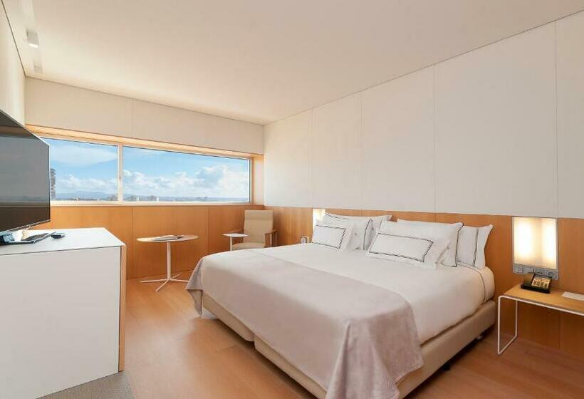 家庭间, Melia Palma Bay