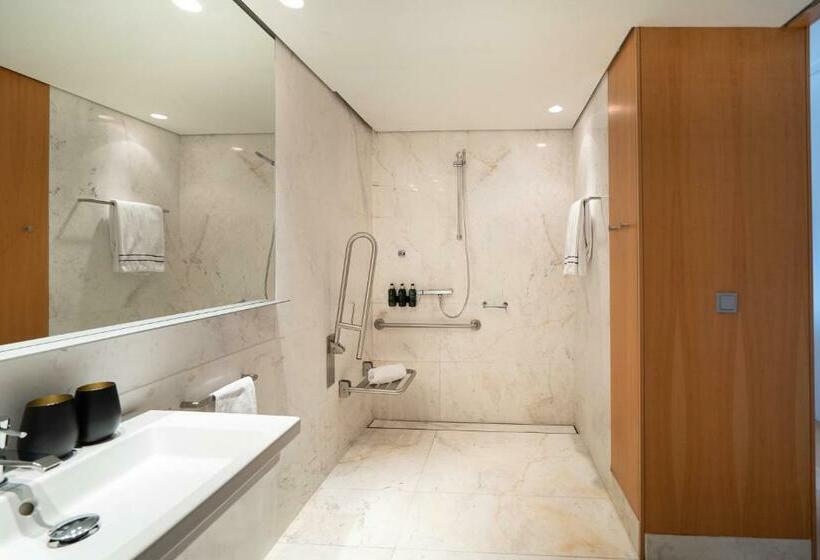 家庭间, Melia Palma Bay