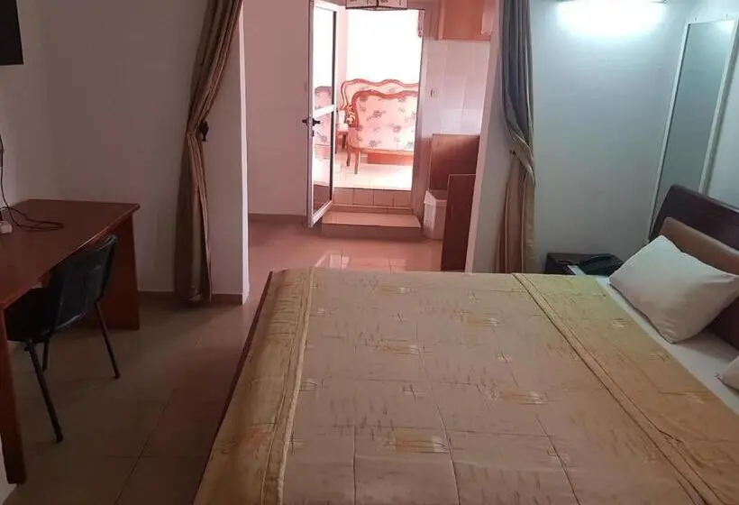 استودیوی لوکس, Residence Tourist