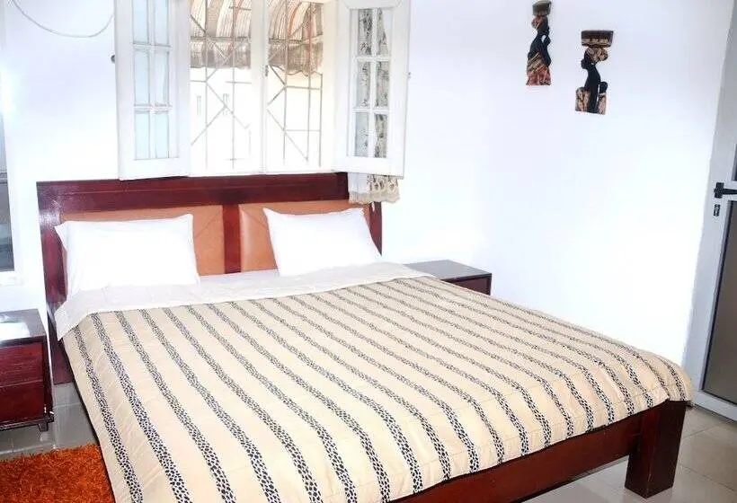 استودیوی لوکس, Residence Tourist