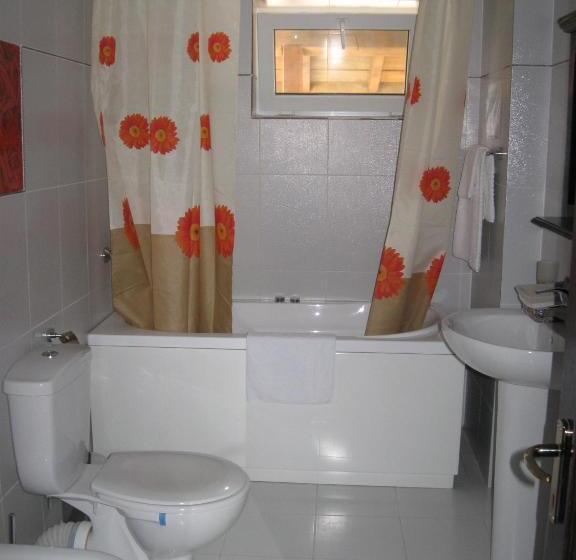 جناح, Residenza Dutzu Boutique