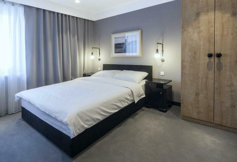 수피리어 룸, The Loop