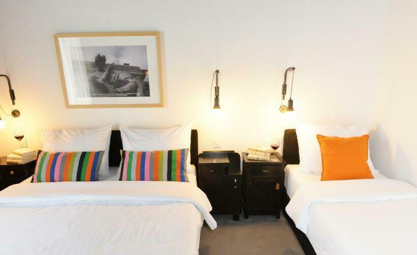 디럭스 룸, The Loop