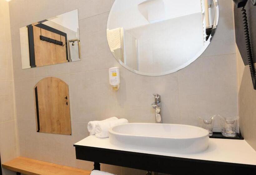 스탠다드 룸, The Loop