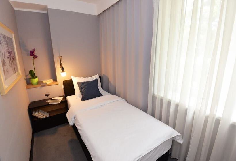 스탠다드 싱글 룸, The Loop