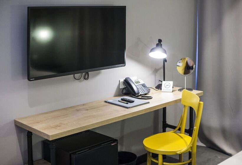 스탠다드 싱글 룸, The Loop