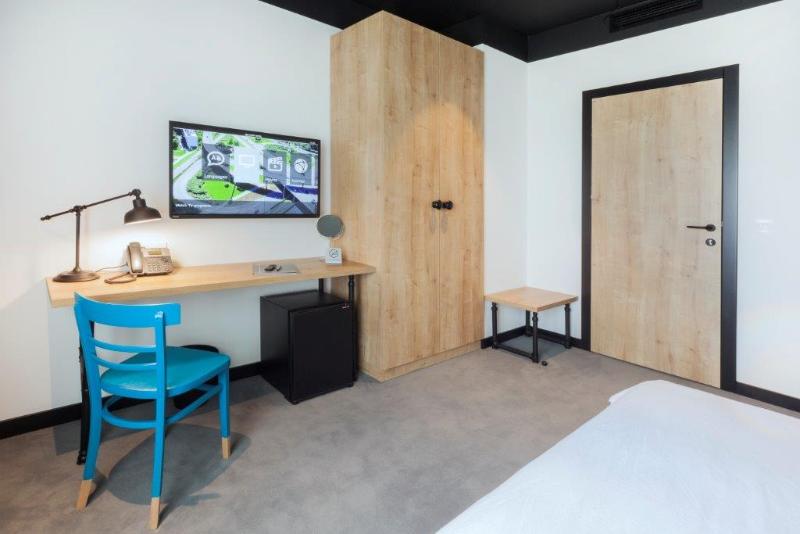 수피리어 룸, The Loop