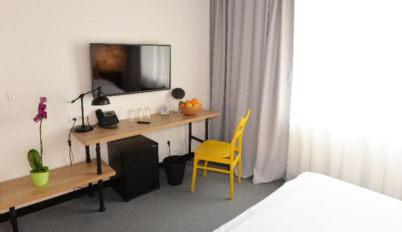 디럭스 룸, The Loop