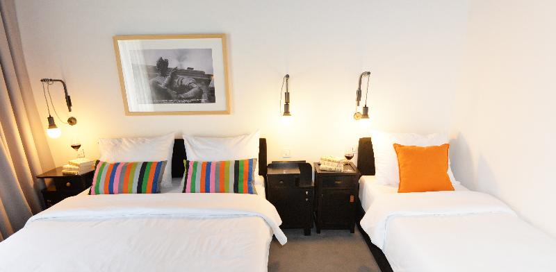 스탠다드 트리플 룸, The Loop