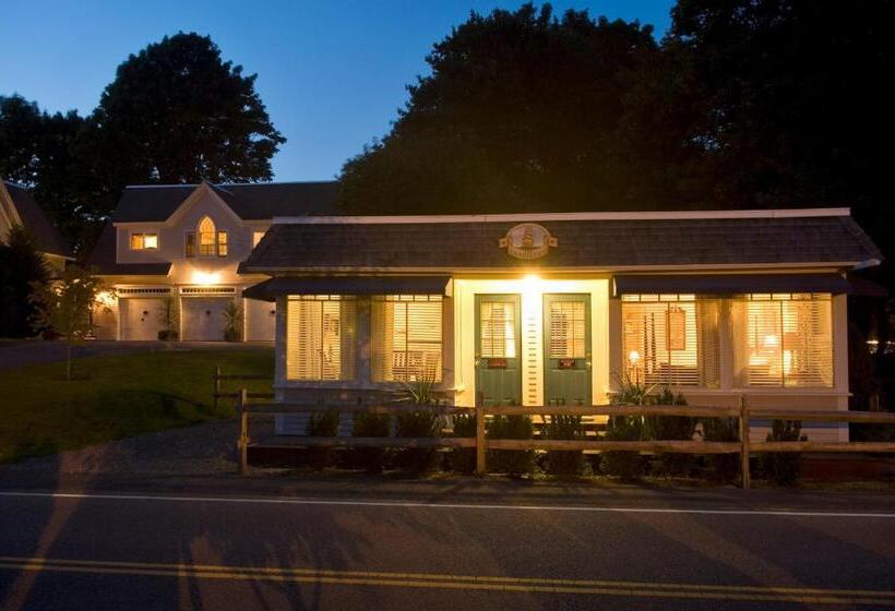 스위트 킹사이즈 침대, The Winstead Inn