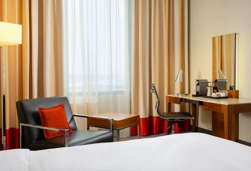 Номер Executive, Radisson Blu  Moscow Sheremetyevo Airport