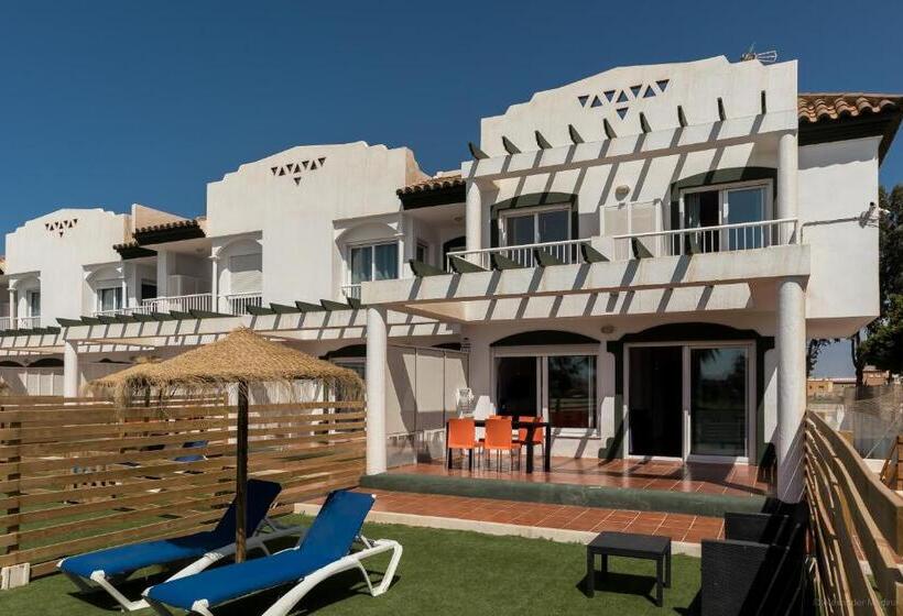 Вилла 3 Спальни, Roquetas Beach And Playa Serena Golf Village