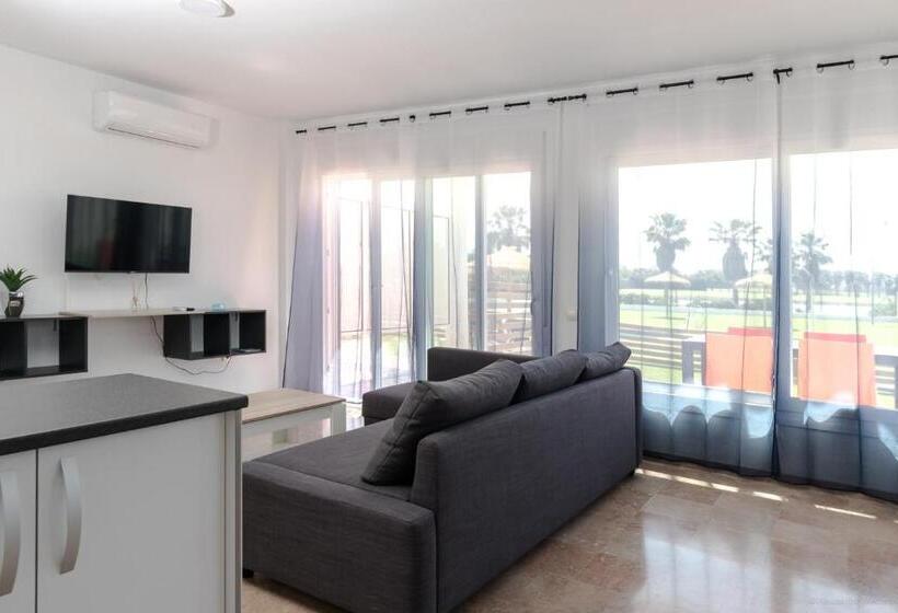 Вилла 2 Спальни, Roquetas Beach And Playa Serena Golf Village