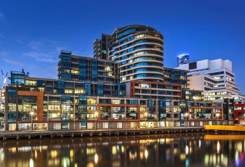 2 Bedrooms Apartment River View, Waterfront Melbourne Apartments