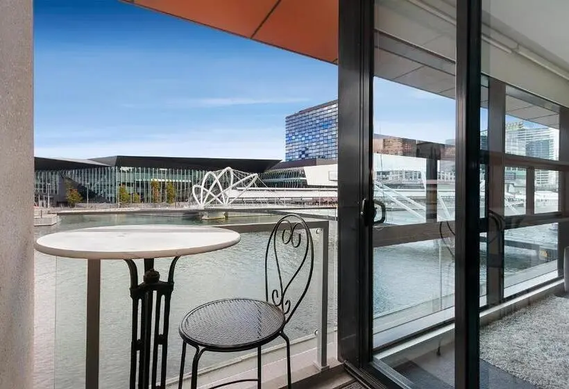 2 Bedrooms Apartment River View, Waterfront Melbourne Apartments