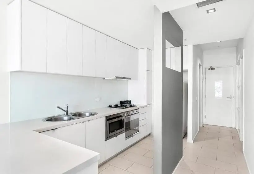 2 Bedrooms Apartment River View, Waterfront Melbourne Apartments