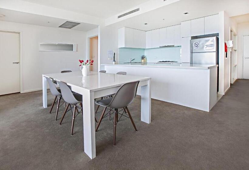 דירת שלושה חדרים, Waterfront Melbourne Apartments