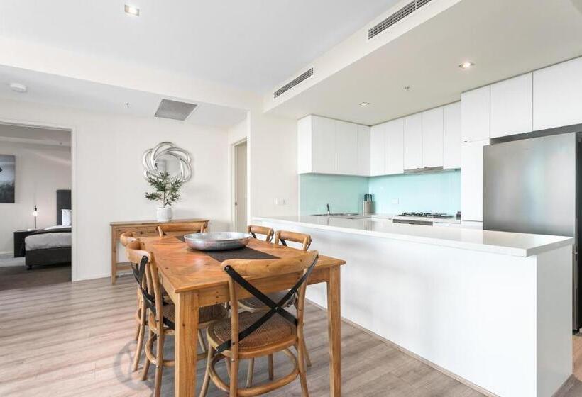 דירת שלושה חדרים, Waterfront Melbourne Apartments