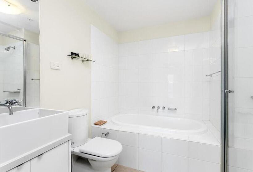 דירת שלושה חדרים, Waterfront Melbourne Apartments