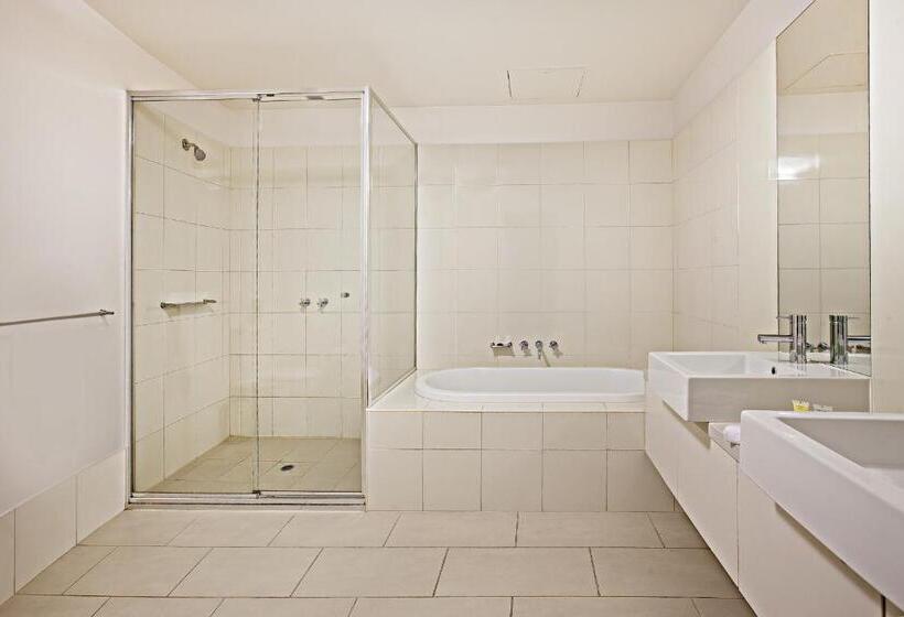 דירת אקזקיוטיב 3 חדרים, Waterfront Melbourne Apartments