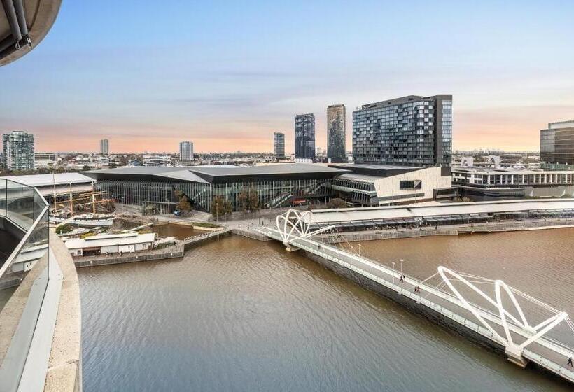 דירת אקזקיוטיב 3 חדרים, Waterfront Melbourne Apartments
