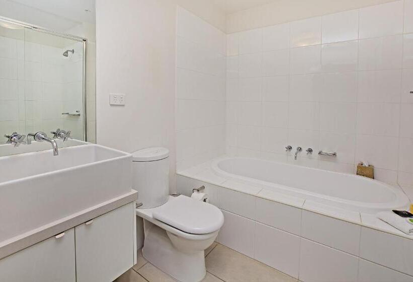 דירת אקזקיוטיב 2 חדרים, Waterfront Melbourne Apartments