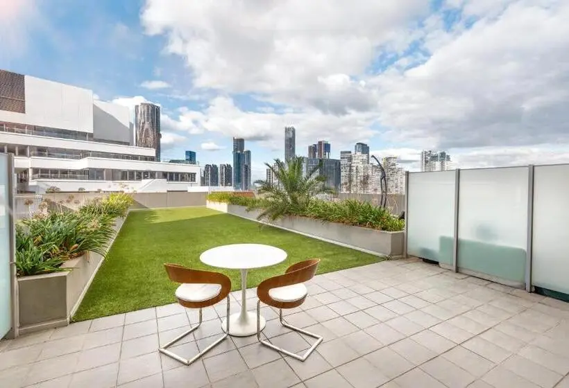 テラスつきの２ベッドルームアパートメント, Waterfront Melbourne Apartments