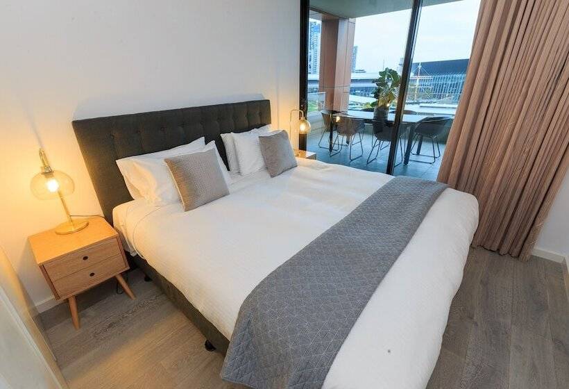 דירת אקזקיוטיב 3 חדרים, Waterfront Melbourne Apartments