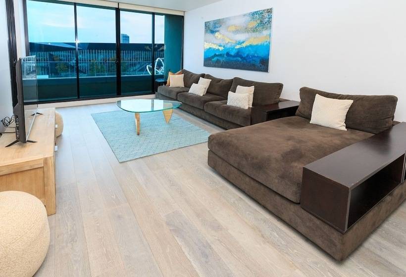 דירת אקזקיוטיב 3 חדרים, Waterfront Melbourne Apartments