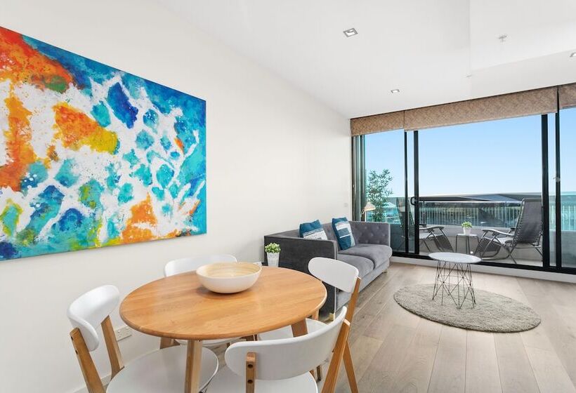 2 Bedrooms Apartment River View, Waterfront Melbourne Apartments