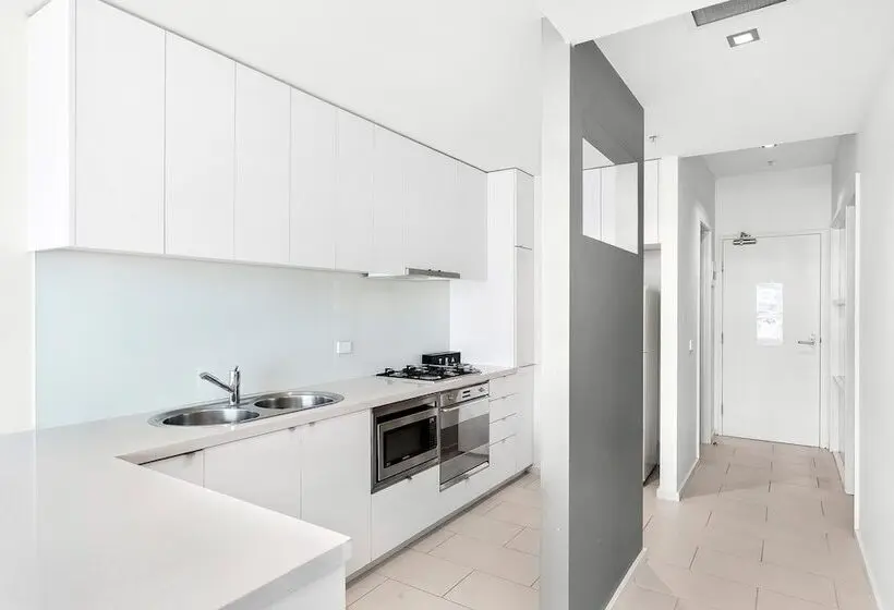 2 Bedrooms Apartment River View, Waterfront Melbourne Apartments